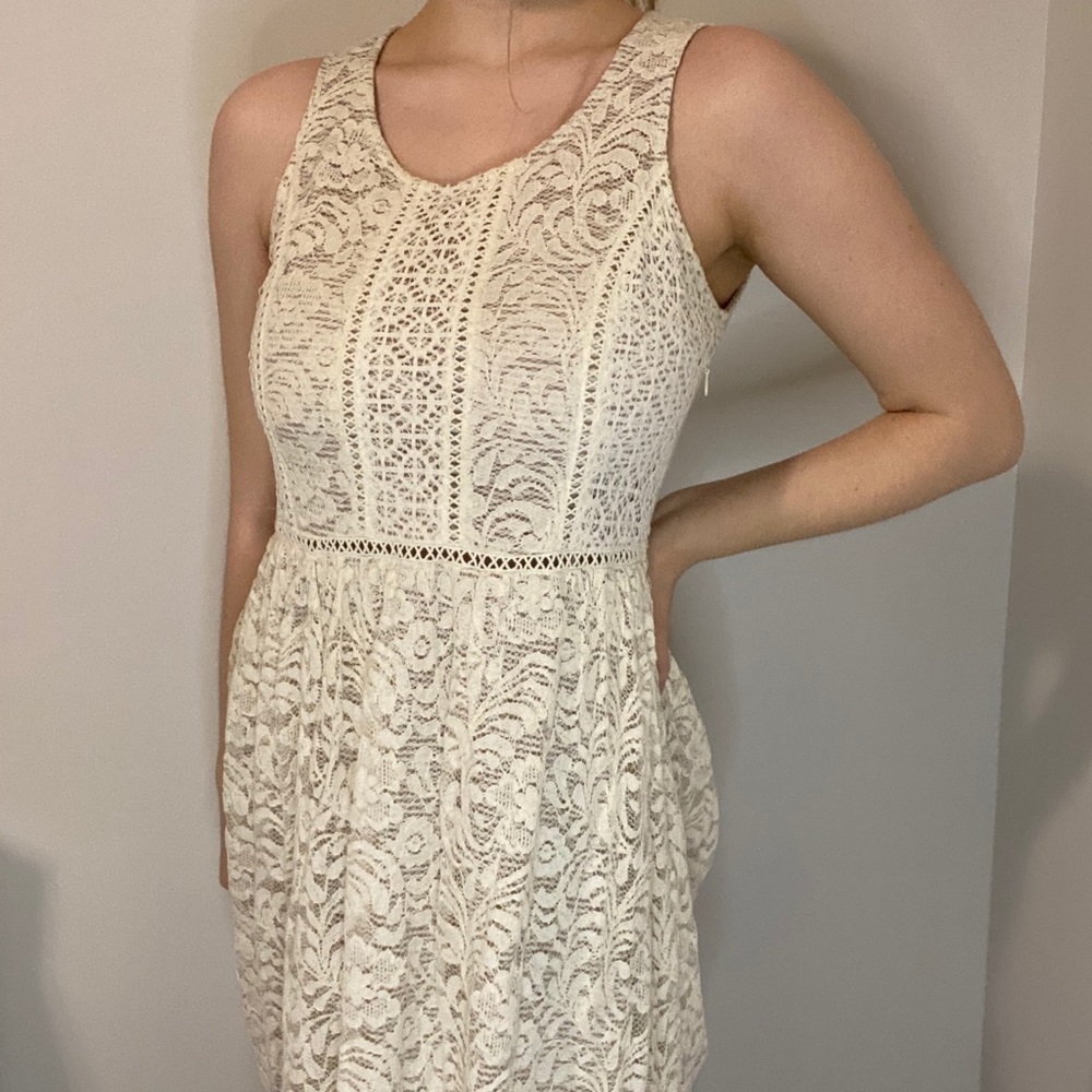 Cream Lace Dress - Picture 2 of 3